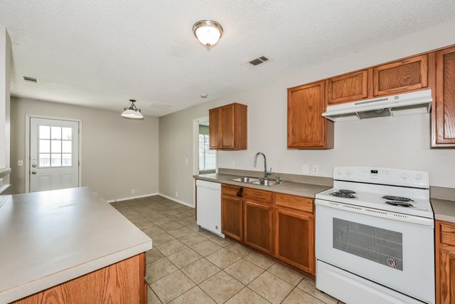 1600 Shady Shores Drive, Glenn Heights, TX 75154