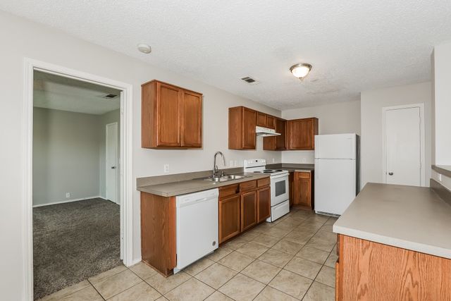 1600 Shady Shores Drive, Glenn Heights, TX 75154