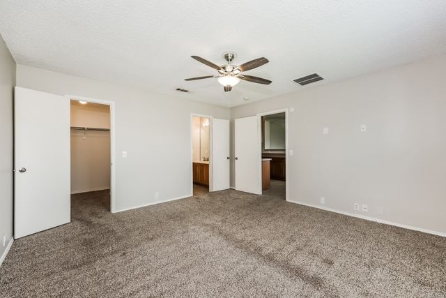 1600 Shady Shores Drive, Glenn Heights, TX 75154