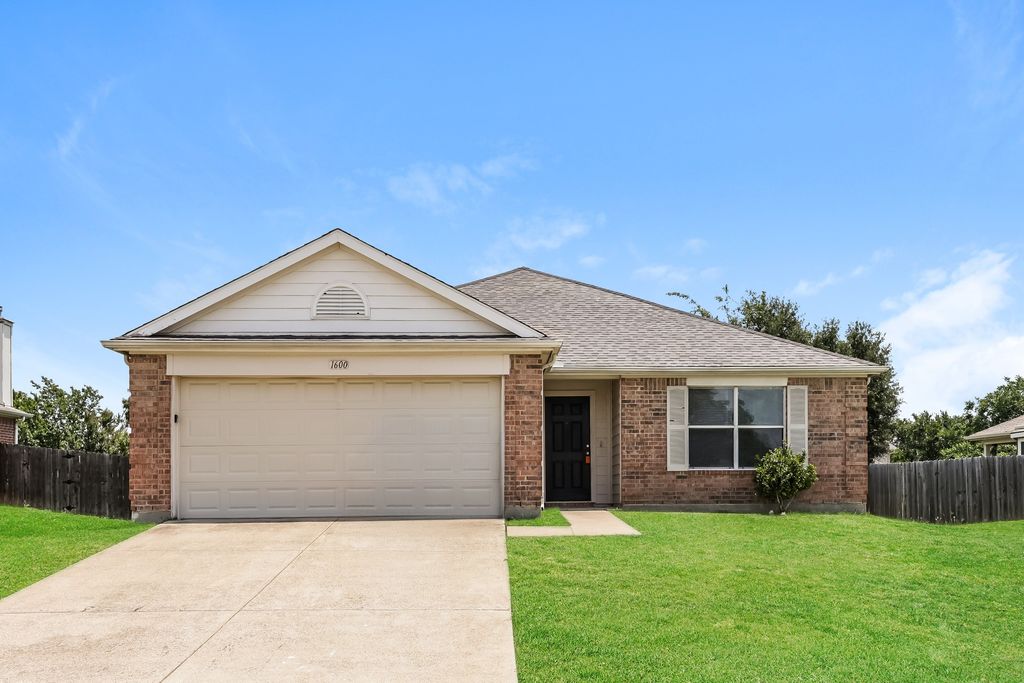 1600 Shady Shores Drive, Glenn Heights, TX 75154