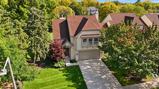 192 W Fox Hill Drive, Buffalo Grove, IL 60089