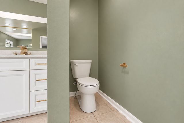 192 W Fox Hill Drive, Buffalo Grove, IL 60089