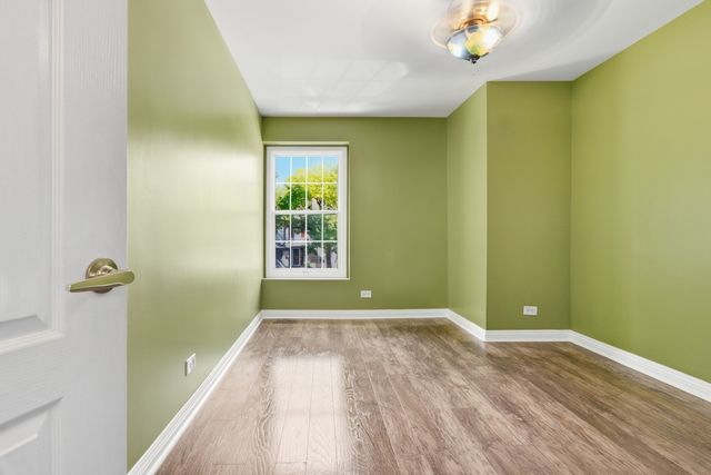 192 W Fox Hill Drive, Buffalo Grove, IL 60089