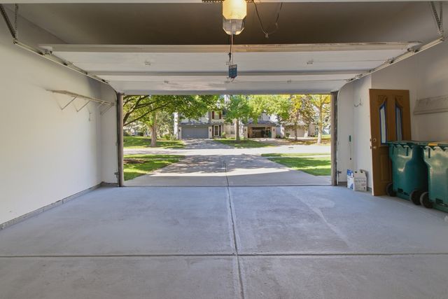 192 W Fox Hill Drive, Buffalo Grove, IL 60089