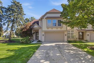 192 W Fox Hill Drive, Buffalo Grove, IL 60089