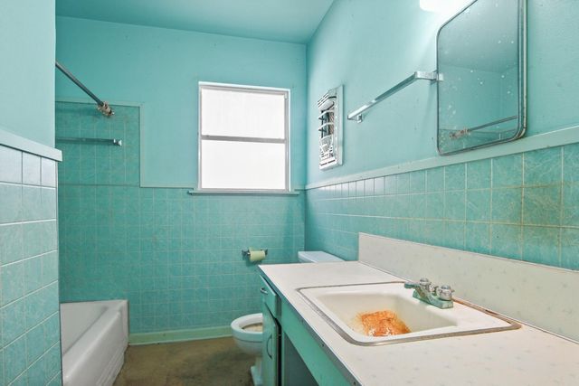 1007 Kimbro ST, Taylor, TX 76574