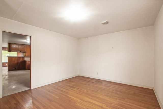 1007 Kimbro ST, Taylor, TX 76574