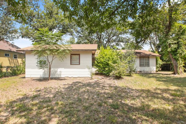 1007 Kimbro ST, Taylor, TX 76574