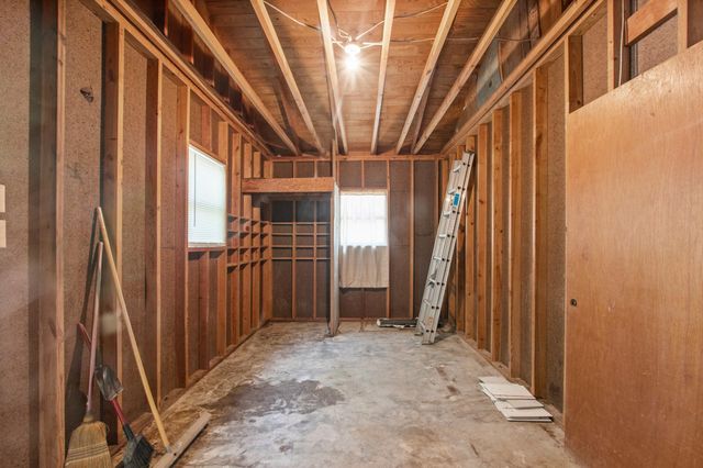 1007 Kimbro ST, Taylor, TX 76574