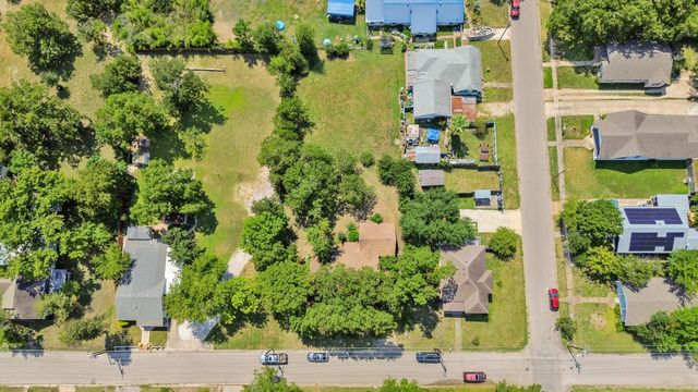 1007 Kimbro ST, Taylor, TX 76574