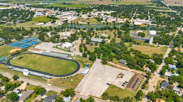 1007 Kimbro ST, Taylor, TX 76574