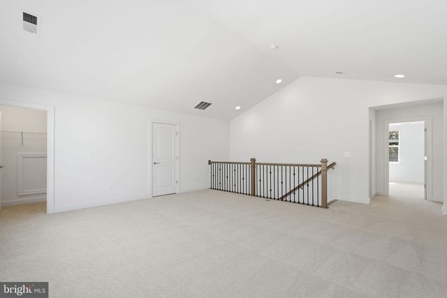 104 RHODODENDRON CT, Lake Frederick, VA 22630
