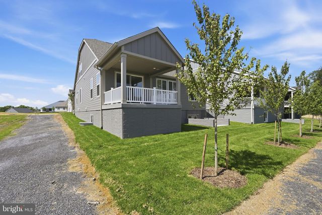 104 RHODODENDRON CT, Lake Frederick, VA 22630