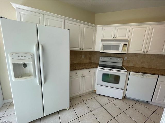 6368 Huntington Lakes CIR 102, Naples, FL 34119