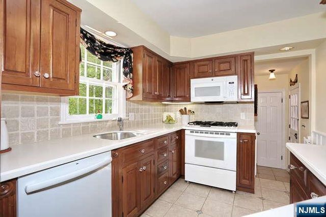 25 Newark Avenue, Westwood, NJ 07675