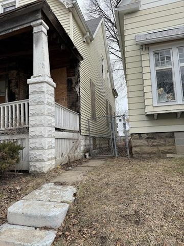2922 17th STREET, Milwaukee, WI 53206
