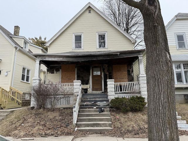 2922 17th STREET, Milwaukee, WI 53206