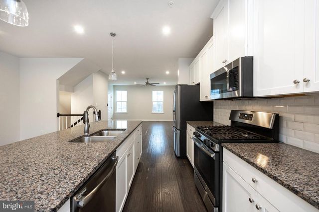 602 HOLYWELL DR, Malvern, PA 19355