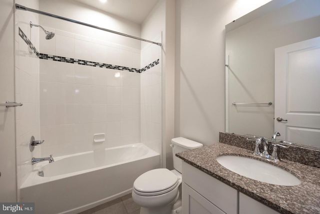 602 HOLYWELL DR, Malvern, PA 19355