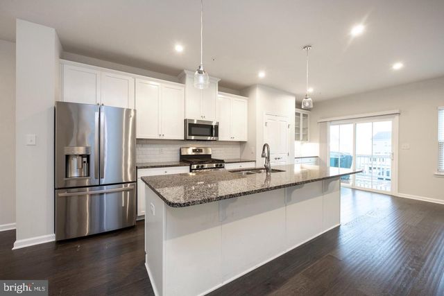 602 HOLYWELL DR, Malvern, PA 19355