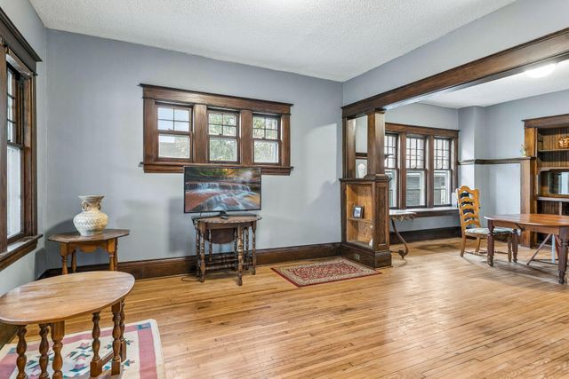 794 Randolph Avenue, Saint Paul, MN 55102