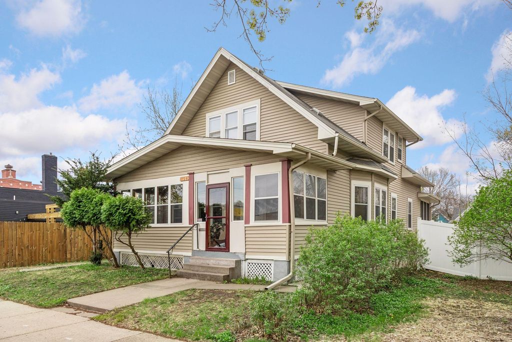 794 Randolph Avenue, Saint Paul, MN 55102