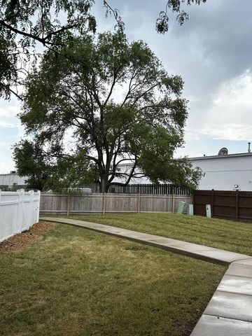 7030 Centennial Drive, Tinley Park, IL 60477