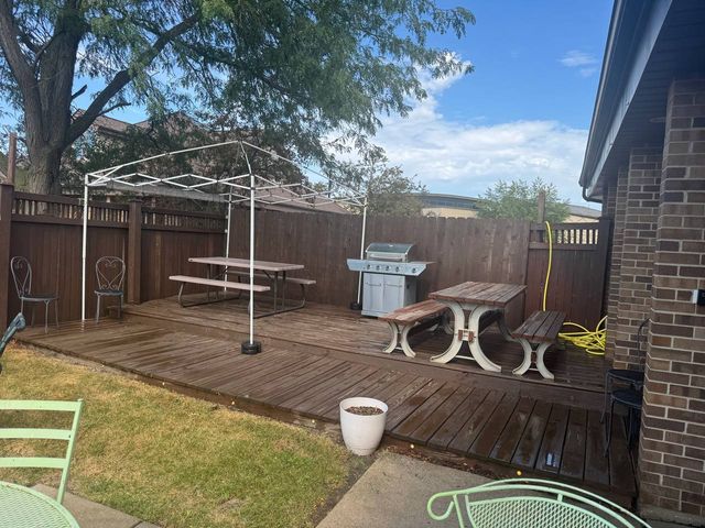 7030 Centennial Drive, Tinley Park, IL 60477
