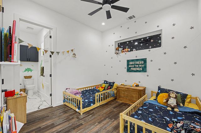 1006 4th ST, Lockhart, TX 78644