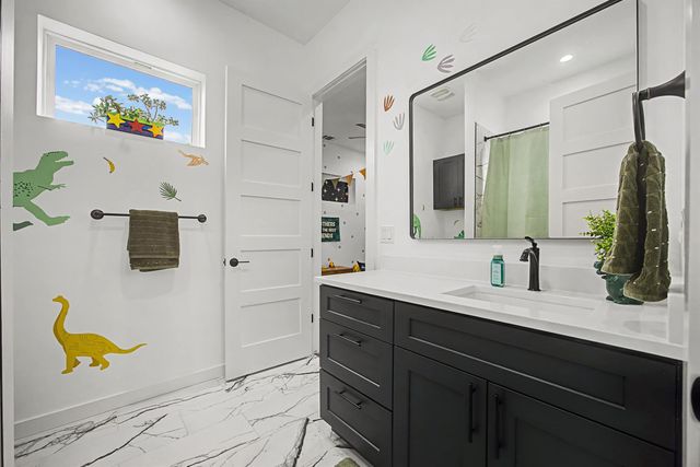 1006 4th ST, Lockhart, TX 78644