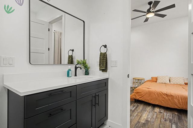 1006 4th ST, Lockhart, TX 78644