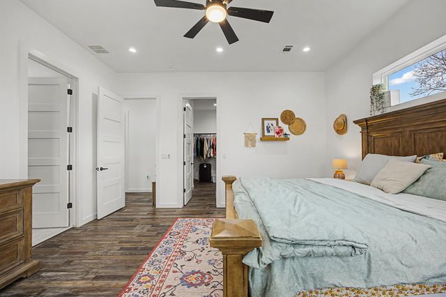 1006 4th ST, Lockhart, TX 78644