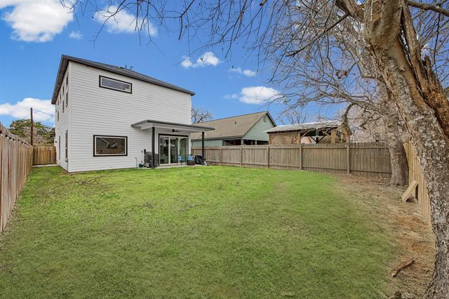 1006 4th ST, Lockhart, TX 78644