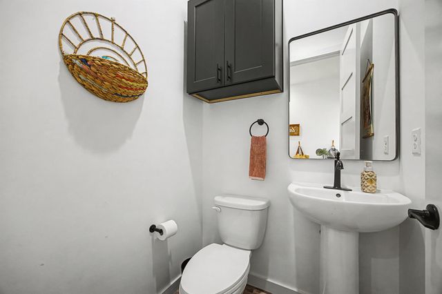 1006 4th ST, Lockhart, TX 78644