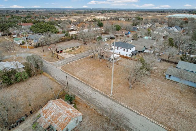 1006 4th ST, Lockhart, TX 78644