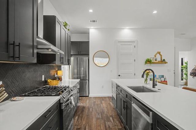 1006 4th ST, Lockhart, TX 78644