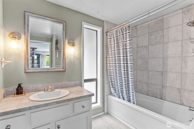 12921 208th Avenue Ct E, Bonney Lake, WA 98391