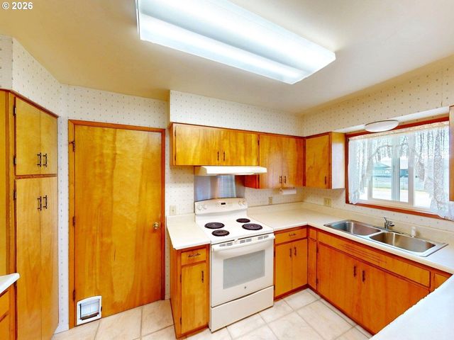 422 BUENA VISTA Loop, Brookings, OR 97415