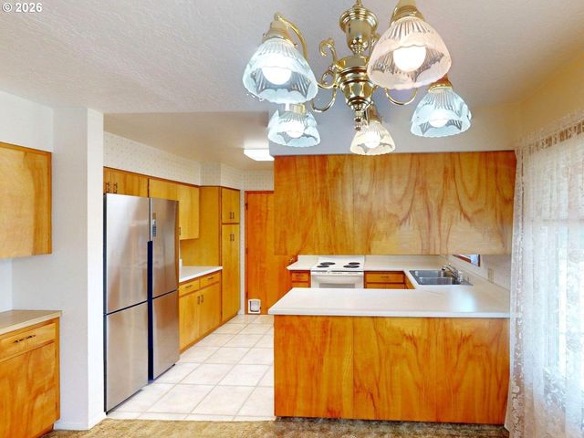 422 BUENA VISTA Loop, Brookings, OR 97415