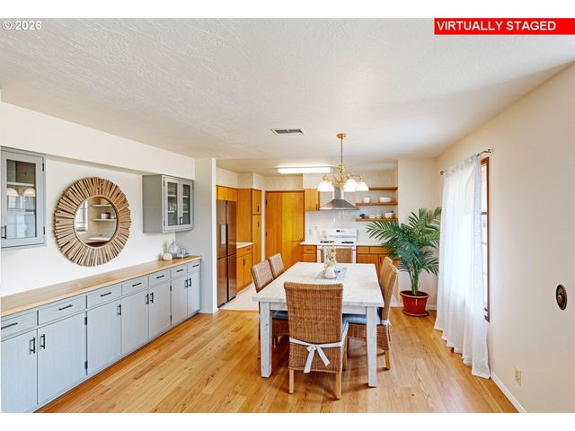 422 BUENA VISTA Loop, Brookings, OR 97415