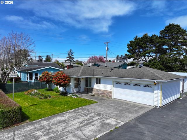 422 BUENA VISTA Loop, Brookings, OR 97415