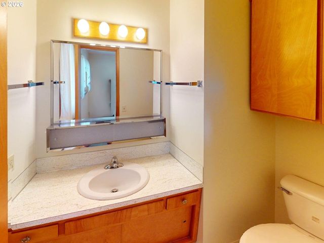 422 BUENA VISTA Loop, Brookings, OR 97415