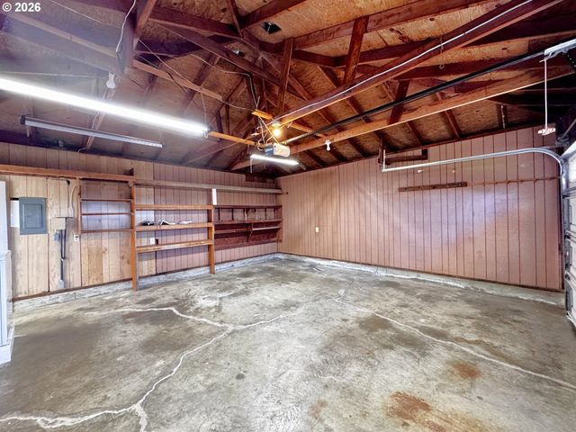 422 BUENA VISTA Loop, Brookings, OR 97415
