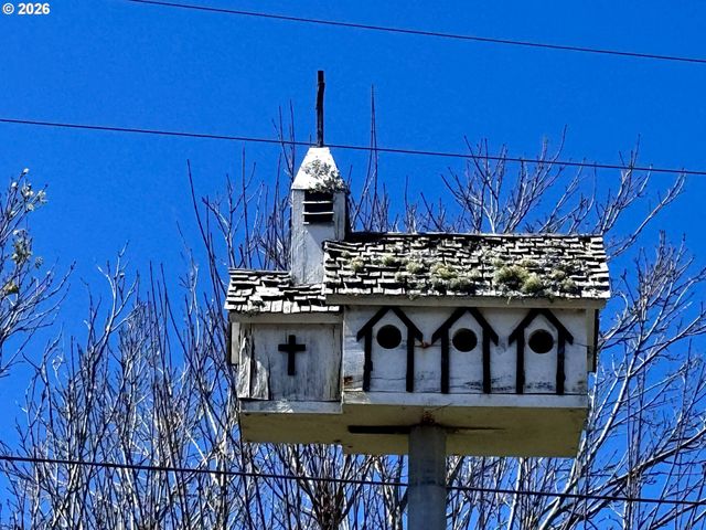 422 BUENA VISTA Loop, Brookings, OR 97415