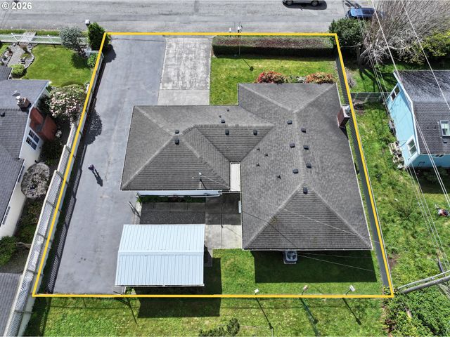 422 BUENA VISTA Loop, Brookings, OR 97415