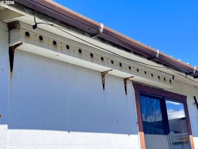 422 BUENA VISTA Loop, Brookings, OR 97415