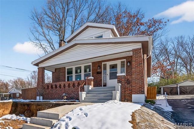 2212 Charlack Avenue, St Louis, MO 63114
