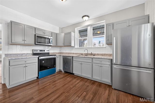 2212 Charlack Avenue, St Louis, MO 63114