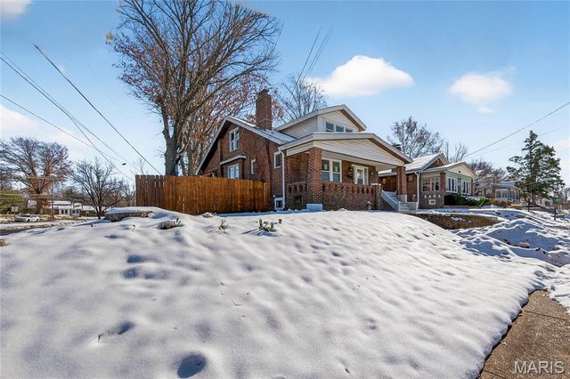 2212 Charlack Avenue, St Louis, MO 63114