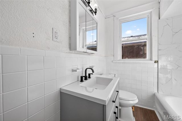 2212 Charlack Avenue, St Louis, MO 63114